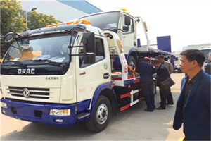 新北区汽车道路救援拖车价格